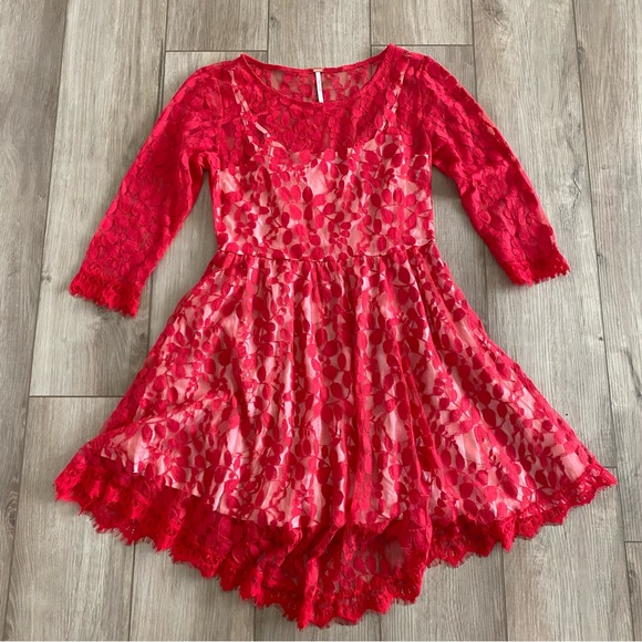 Free People | NWOT Floral Red Lace Fit & Flare Asymmetrical Quarter Sleeve 6‎ - Picture 4 of 9
